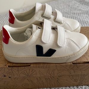 VEJA kids sneakers